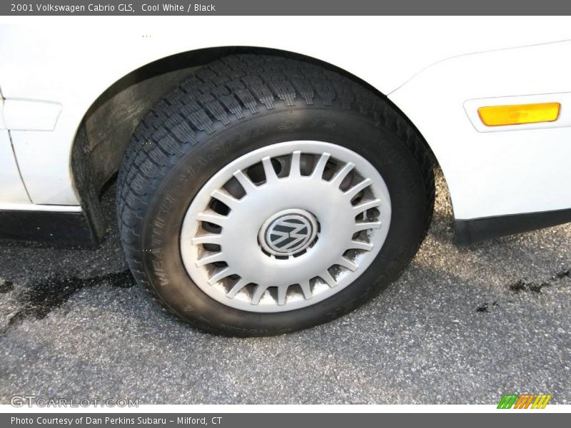 Cool White / Black 2001 Volkswagen Cabrio GLS