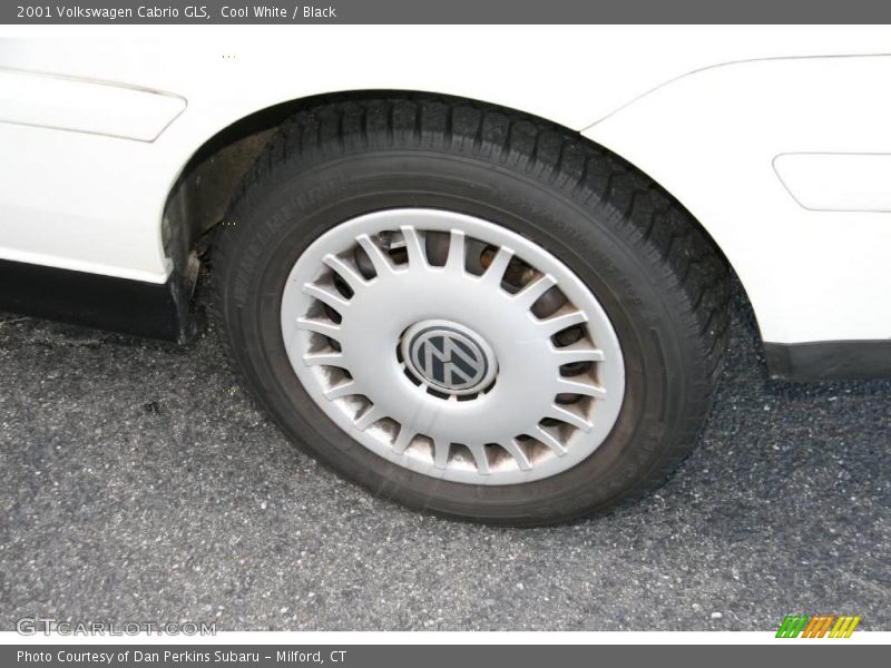 Cool White / Black 2001 Volkswagen Cabrio GLS