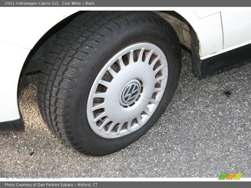 Cool White / Black 2001 Volkswagen Cabrio GLS