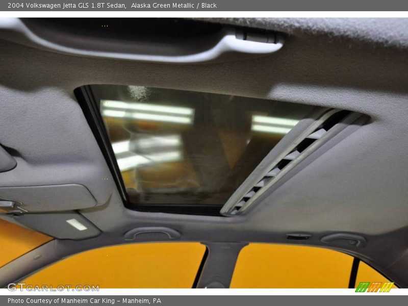 Alaska Green Metallic / Black 2004 Volkswagen Jetta GLS 1.8T Sedan