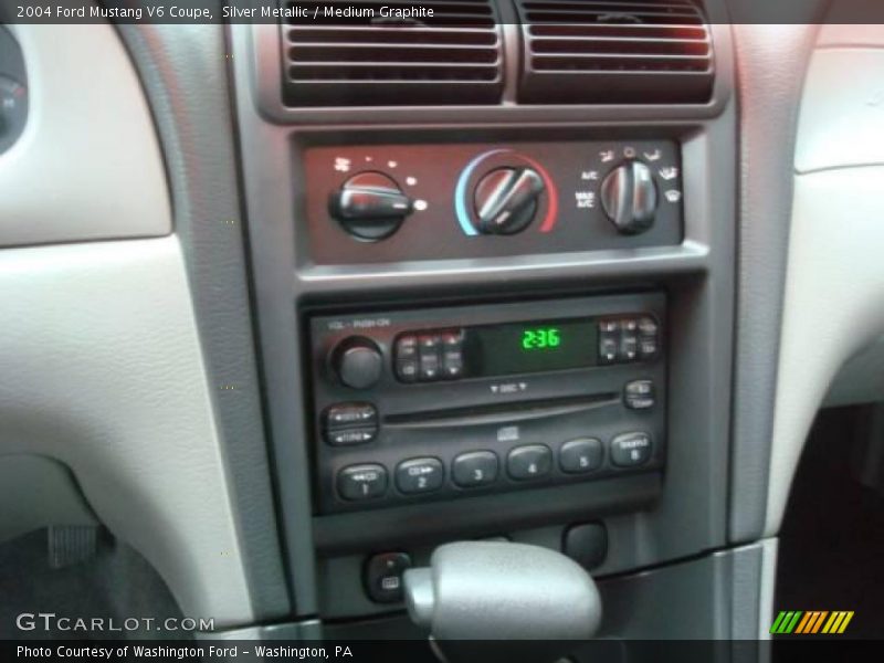 Silver Metallic / Medium Graphite 2004 Ford Mustang V6 Coupe