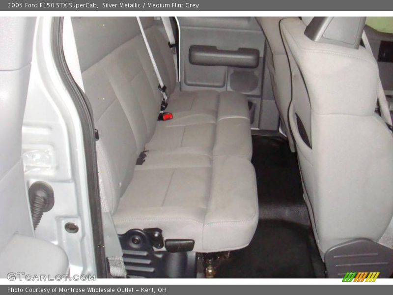 Silver Metallic / Medium Flint Grey 2005 Ford F150 STX SuperCab