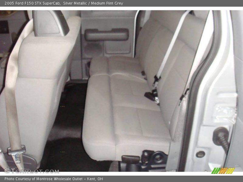 Silver Metallic / Medium Flint Grey 2005 Ford F150 STX SuperCab