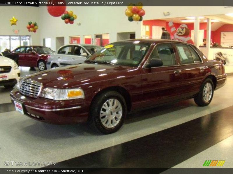 Dark Toreador Red Metallic / Light Flint 2005 Ford Crown Victoria LX