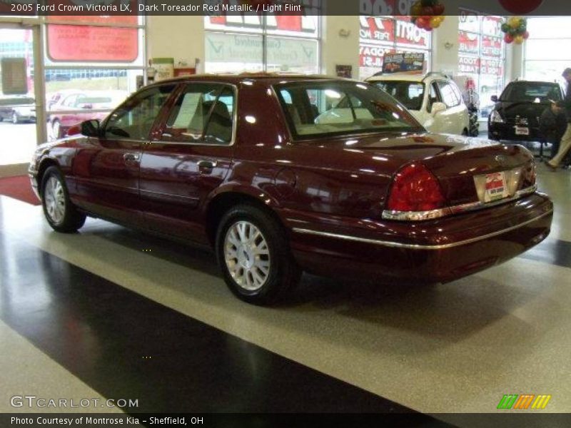 Dark Toreador Red Metallic / Light Flint 2005 Ford Crown Victoria LX