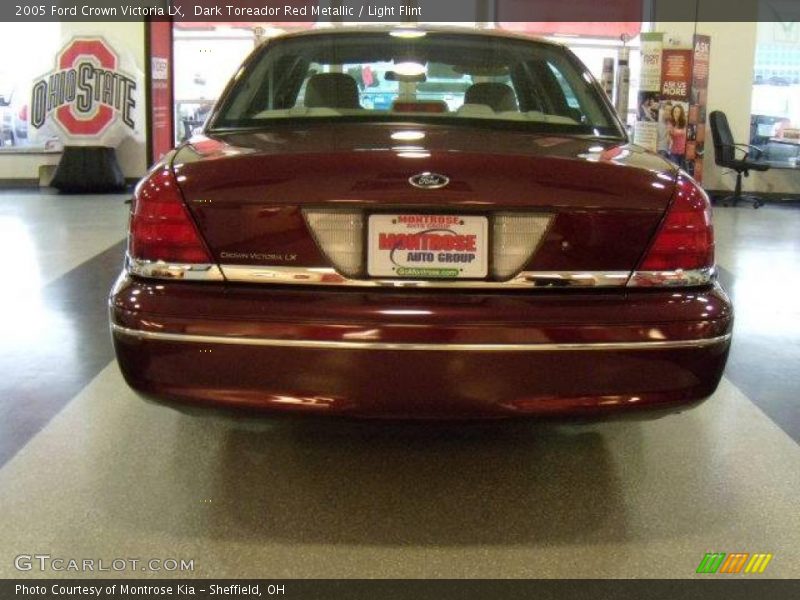 Dark Toreador Red Metallic / Light Flint 2005 Ford Crown Victoria LX