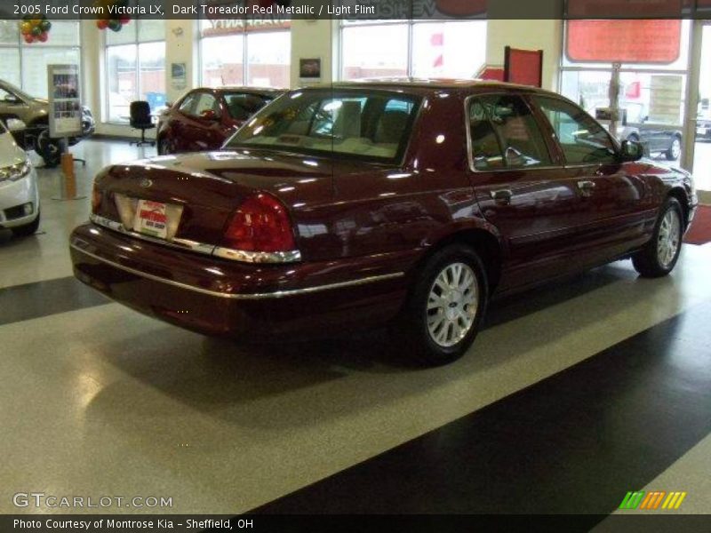 Dark Toreador Red Metallic / Light Flint 2005 Ford Crown Victoria LX