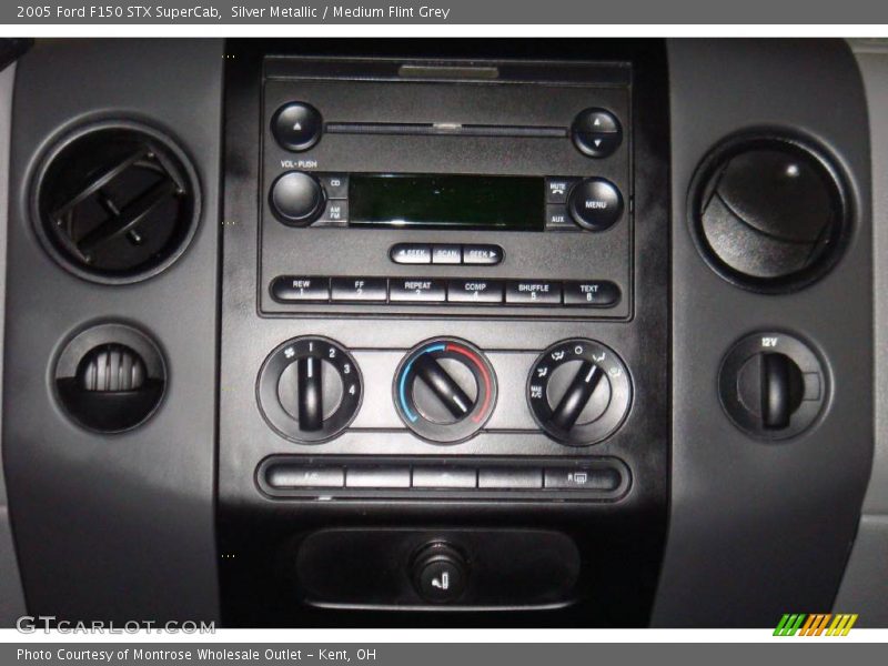 Silver Metallic / Medium Flint Grey 2005 Ford F150 STX SuperCab
