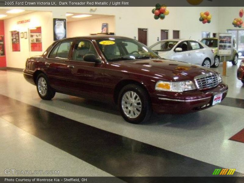 Dark Toreador Red Metallic / Light Flint 2005 Ford Crown Victoria LX