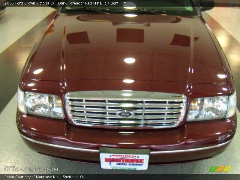 Dark Toreador Red Metallic / Light Flint 2005 Ford Crown Victoria LX