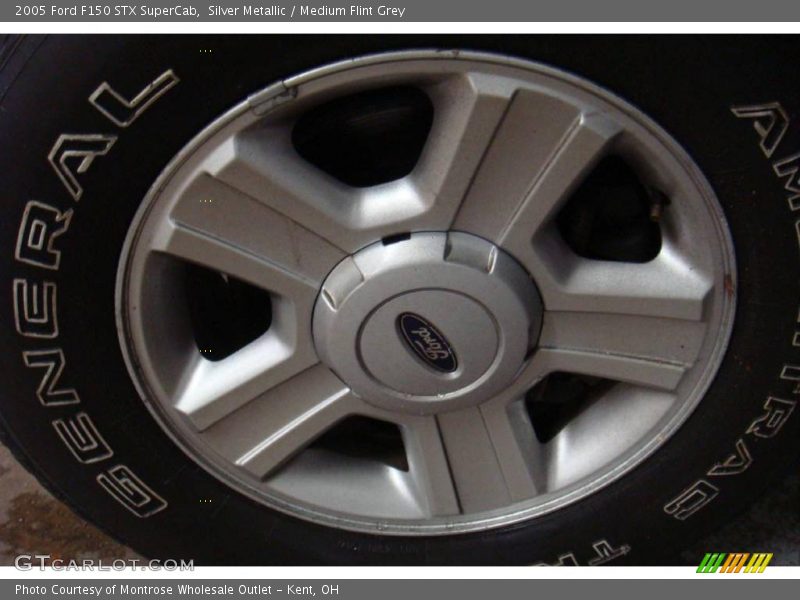 Silver Metallic / Medium Flint Grey 2005 Ford F150 STX SuperCab