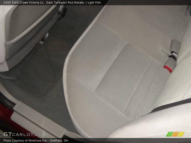 Dark Toreador Red Metallic / Light Flint 2005 Ford Crown Victoria LX