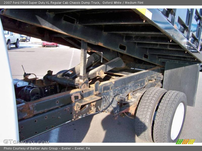 Oxford White / Medium Flint 2007 Ford F450 Super Duty XL Regular Cab Chassis Dump Truck