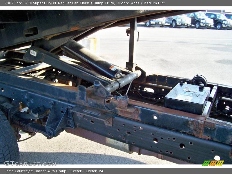 Oxford White / Medium Flint 2007 Ford F450 Super Duty XL Regular Cab Chassis Dump Truck