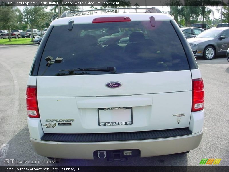 Oxford White / Medium Parchment 2005 Ford Explorer Eddie Bauer