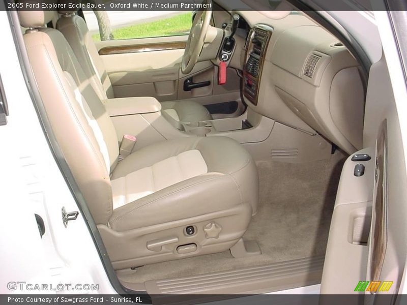 Oxford White / Medium Parchment 2005 Ford Explorer Eddie Bauer