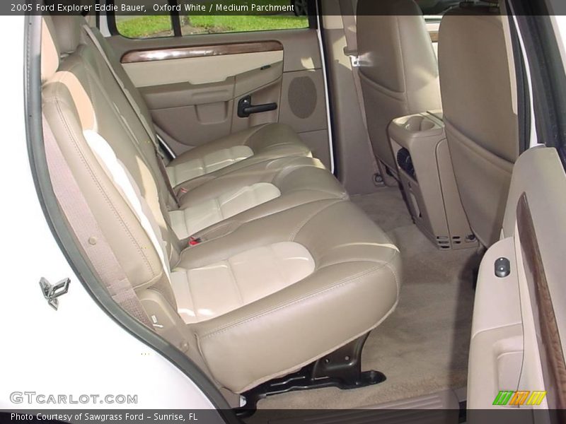Oxford White / Medium Parchment 2005 Ford Explorer Eddie Bauer