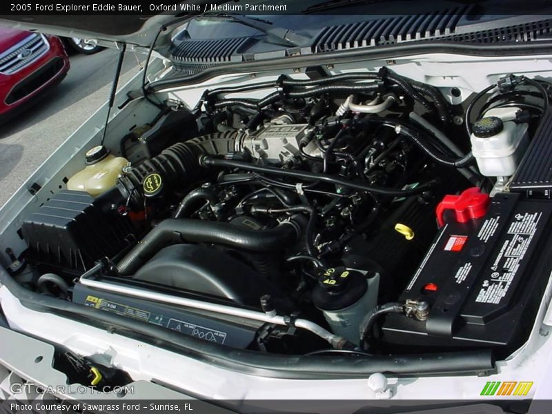 Oxford White / Medium Parchment 2005 Ford Explorer Eddie Bauer