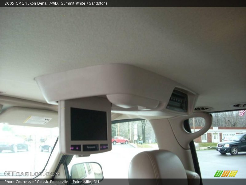 Summit White / Sandstone 2005 GMC Yukon Denali AWD