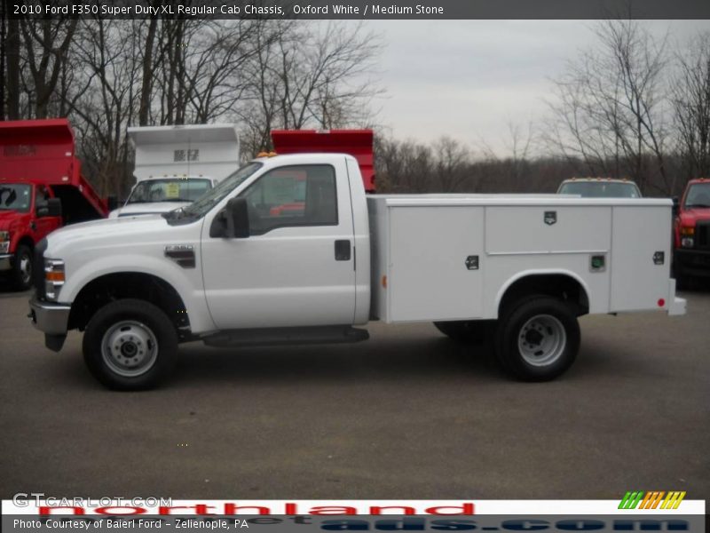 Oxford White / Medium Stone 2010 Ford F350 Super Duty XL Regular Cab Chassis