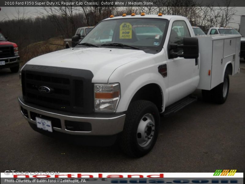 Oxford White / Medium Stone 2010 Ford F350 Super Duty XL Regular Cab Chassis