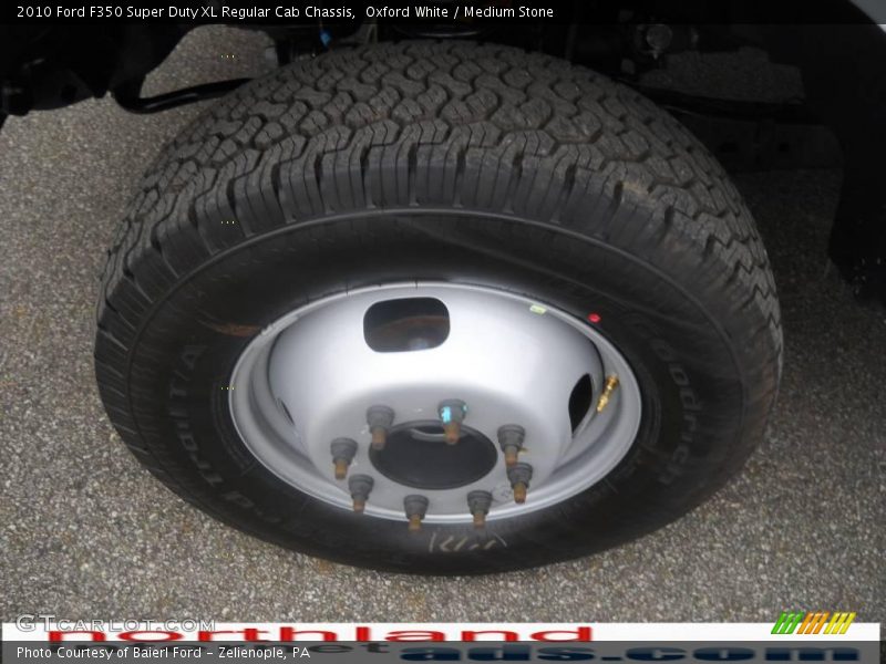 Oxford White / Medium Stone 2010 Ford F350 Super Duty XL Regular Cab Chassis