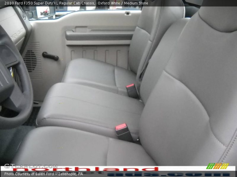 Oxford White / Medium Stone 2010 Ford F350 Super Duty XL Regular Cab Chassis