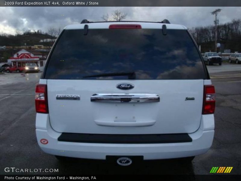 Oxford White / Stone 2009 Ford Expedition XLT 4x4
