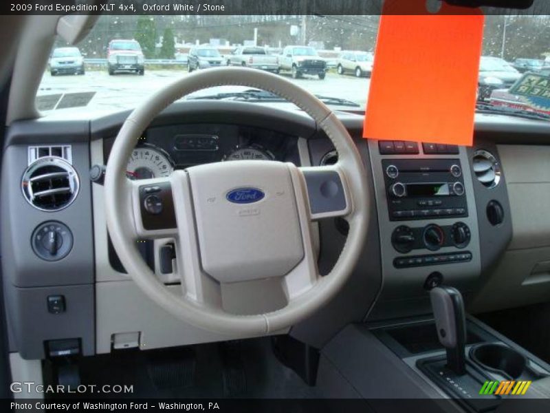 Oxford White / Stone 2009 Ford Expedition XLT 4x4