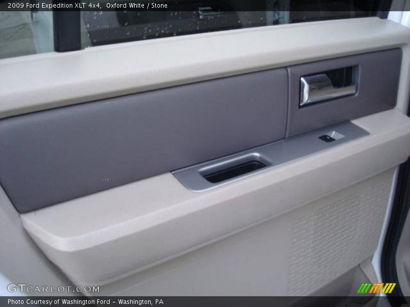 Oxford White / Stone 2009 Ford Expedition XLT 4x4