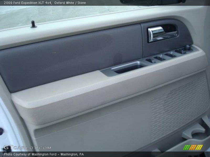 Oxford White / Stone 2009 Ford Expedition XLT 4x4