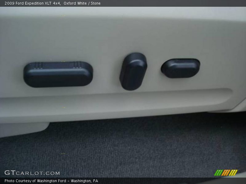 Oxford White / Stone 2009 Ford Expedition XLT 4x4