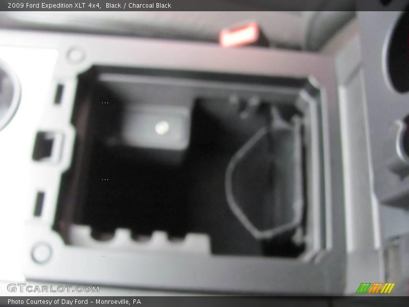 Black / Charcoal Black 2009 Ford Expedition XLT 4x4