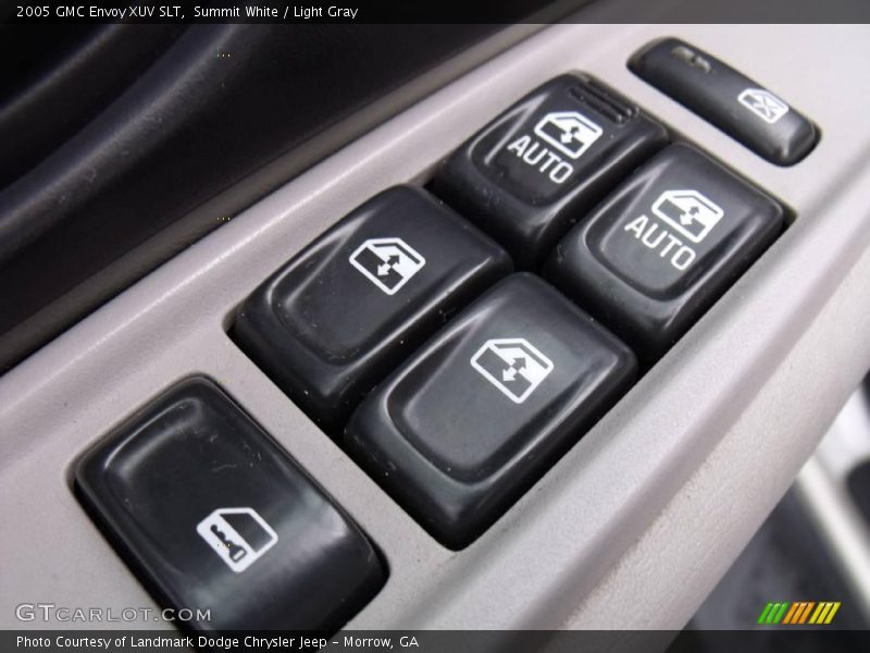 Summit White / Light Gray 2005 GMC Envoy XUV SLT