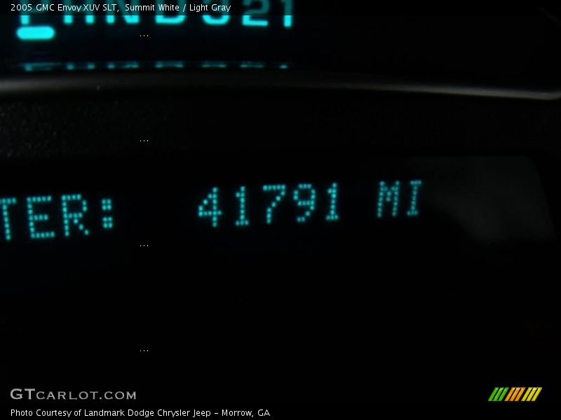 Summit White / Light Gray 2005 GMC Envoy XUV SLT