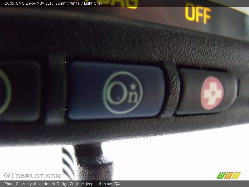 Summit White / Light Gray 2005 GMC Envoy XUV SLT
