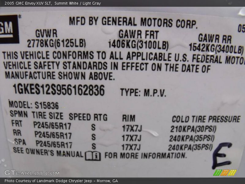 Summit White / Light Gray 2005 GMC Envoy XUV SLT