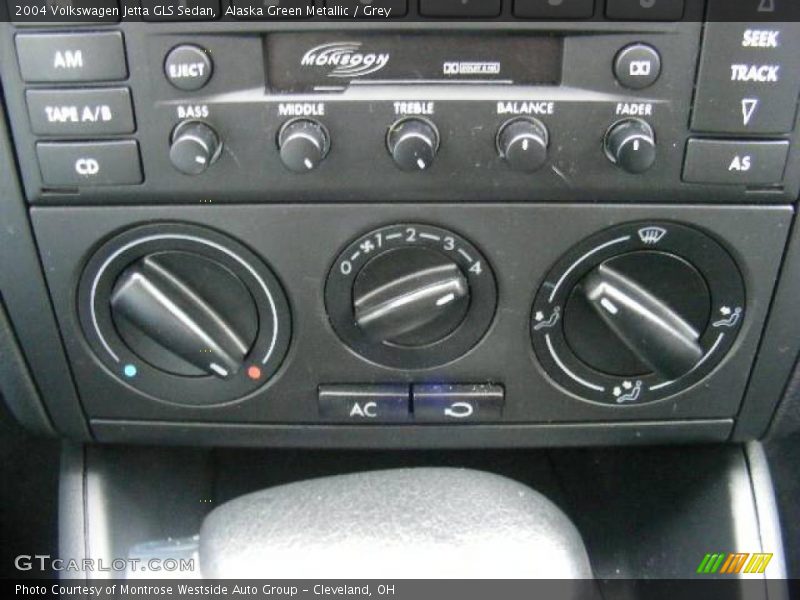 Alaska Green Metallic / Grey 2004 Volkswagen Jetta GLS Sedan