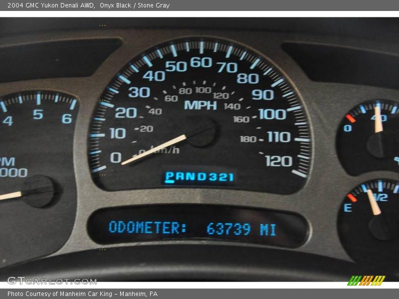Onyx Black / Stone Gray 2004 GMC Yukon Denali AWD