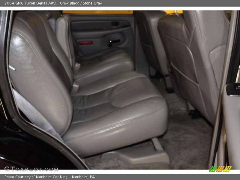 Onyx Black / Stone Gray 2004 GMC Yukon Denali AWD