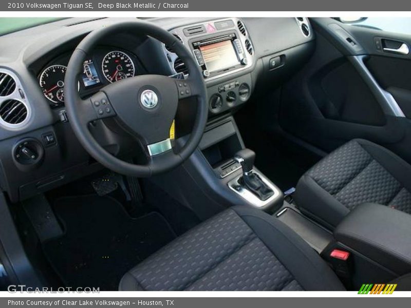 Deep Black Metallic / Charcoal 2010 Volkswagen Tiguan SE