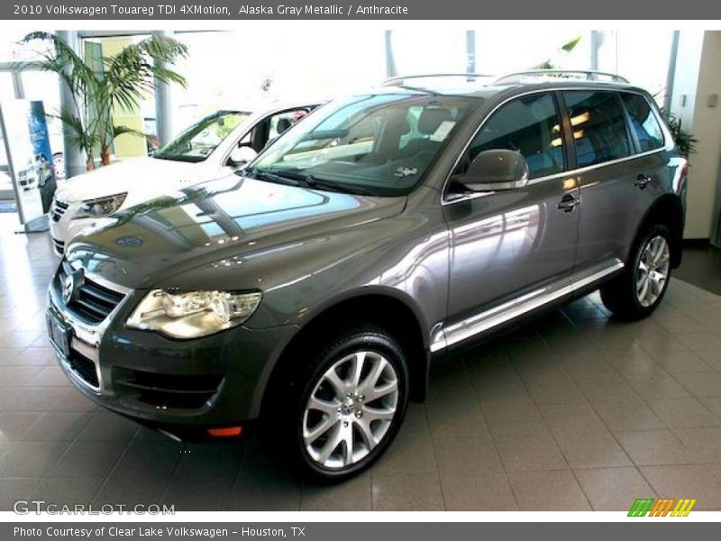 Alaska Gray Metallic / Anthracite 2010 Volkswagen Touareg TDI 4XMotion