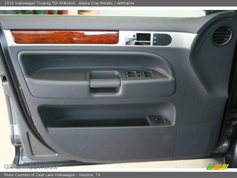 Alaska Gray Metallic / Anthracite 2010 Volkswagen Touareg TDI 4XMotion