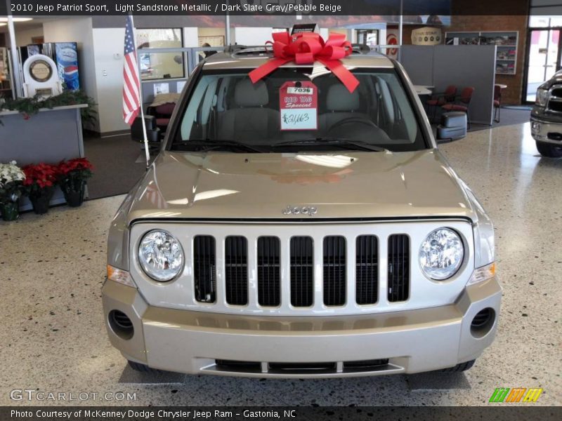 Light Sandstone Metallic / Dark Slate Gray/Pebble Beige 2010 Jeep Patriot Sport