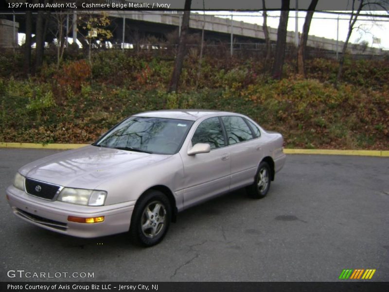Cashmere Beige Metallic / Ivory 1997 Toyota Avalon XLS