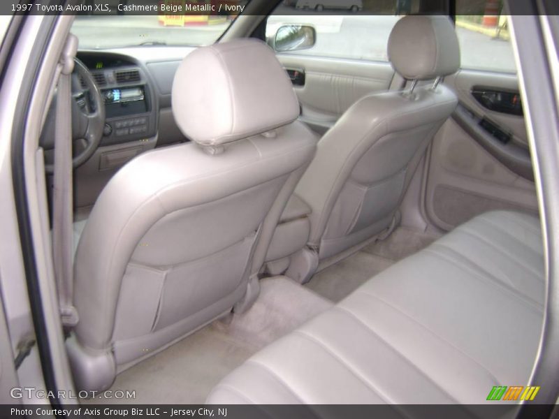 Cashmere Beige Metallic / Ivory 1997 Toyota Avalon XLS