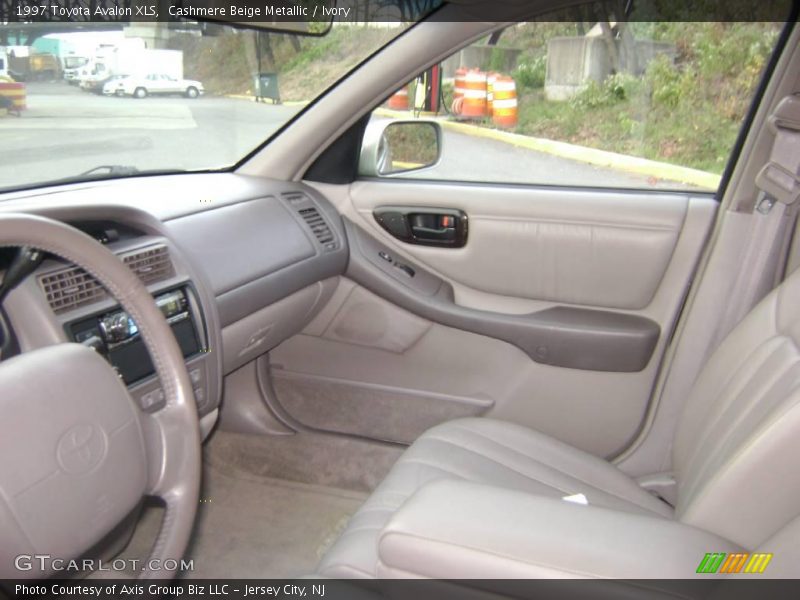 Cashmere Beige Metallic / Ivory 1997 Toyota Avalon XLS