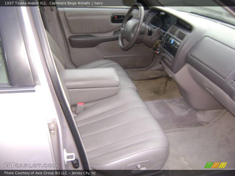 Cashmere Beige Metallic / Ivory 1997 Toyota Avalon XLS