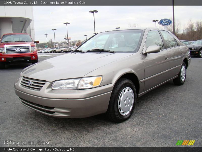 Cashmere Beige Metallic / Oak 1998 Toyota Camry LE
