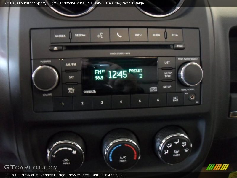 Light Sandstone Metallic / Dark Slate Gray/Pebble Beige 2010 Jeep Patriot Sport